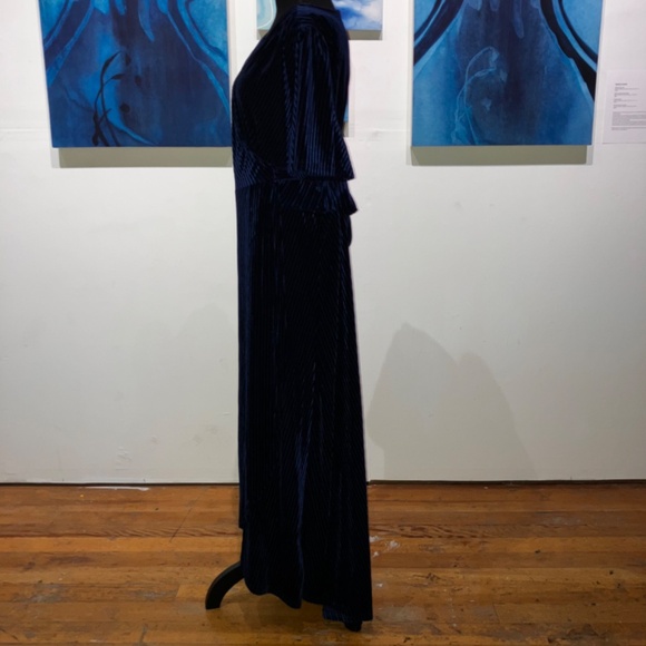 Navy blue O/S plus size Velour dress - Picture 5 of 12